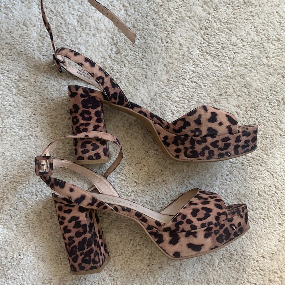 Chinese laundry Theresa platform sandal cheetah heels
